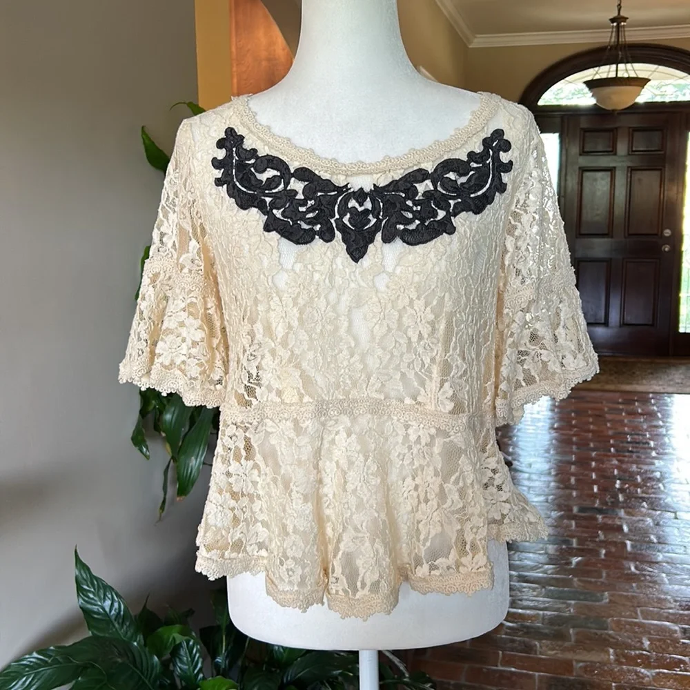FREE PEOPLE Boho Lace Top szS